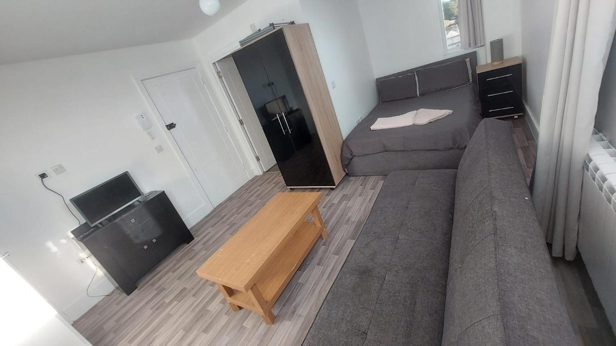 Spacious Studio Maidstone - Redecorated Oct 2023 エクステリア 写真
