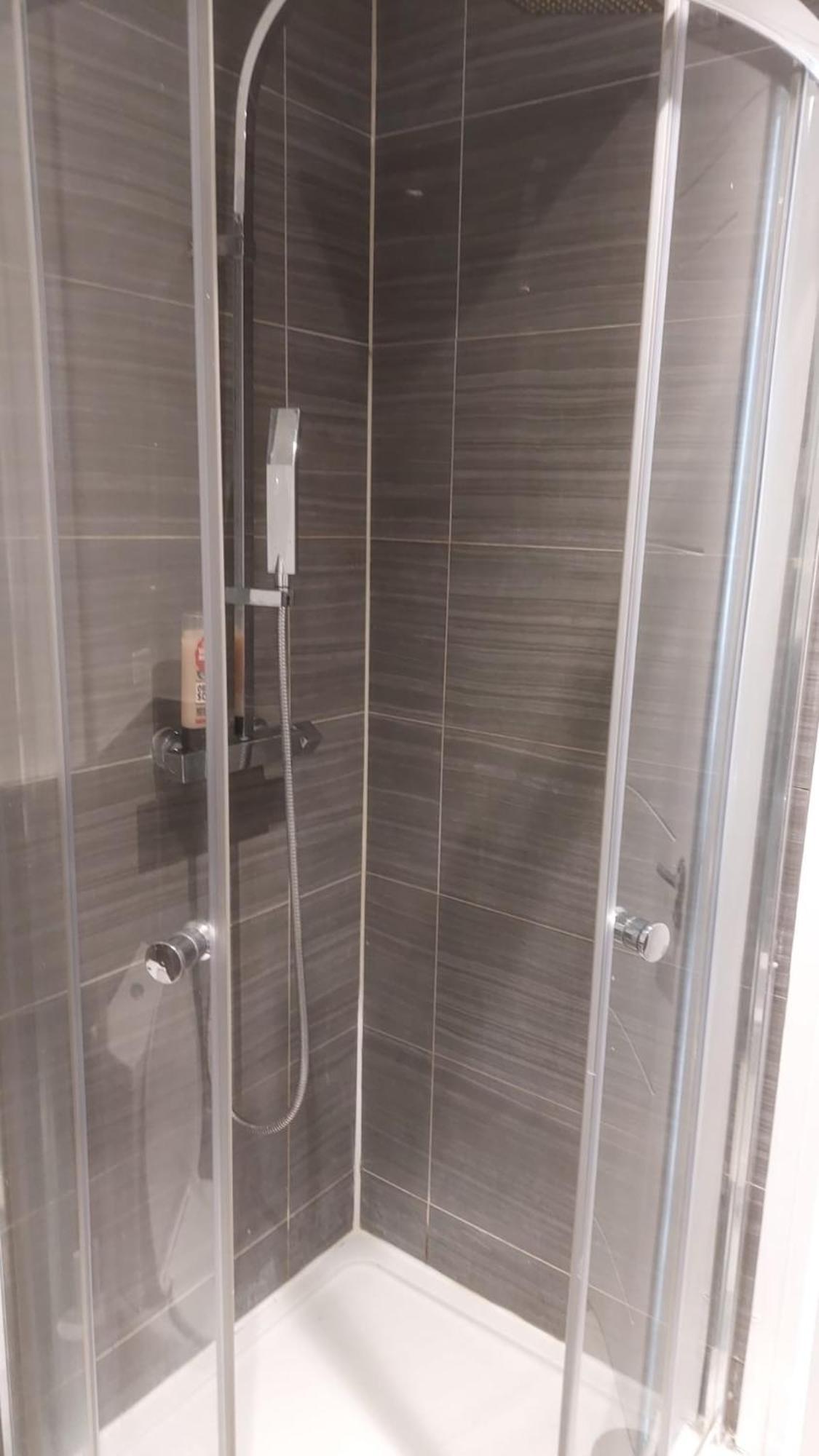 Spacious Studio Maidstone - Redecorated Oct 2023 エクステリア 写真