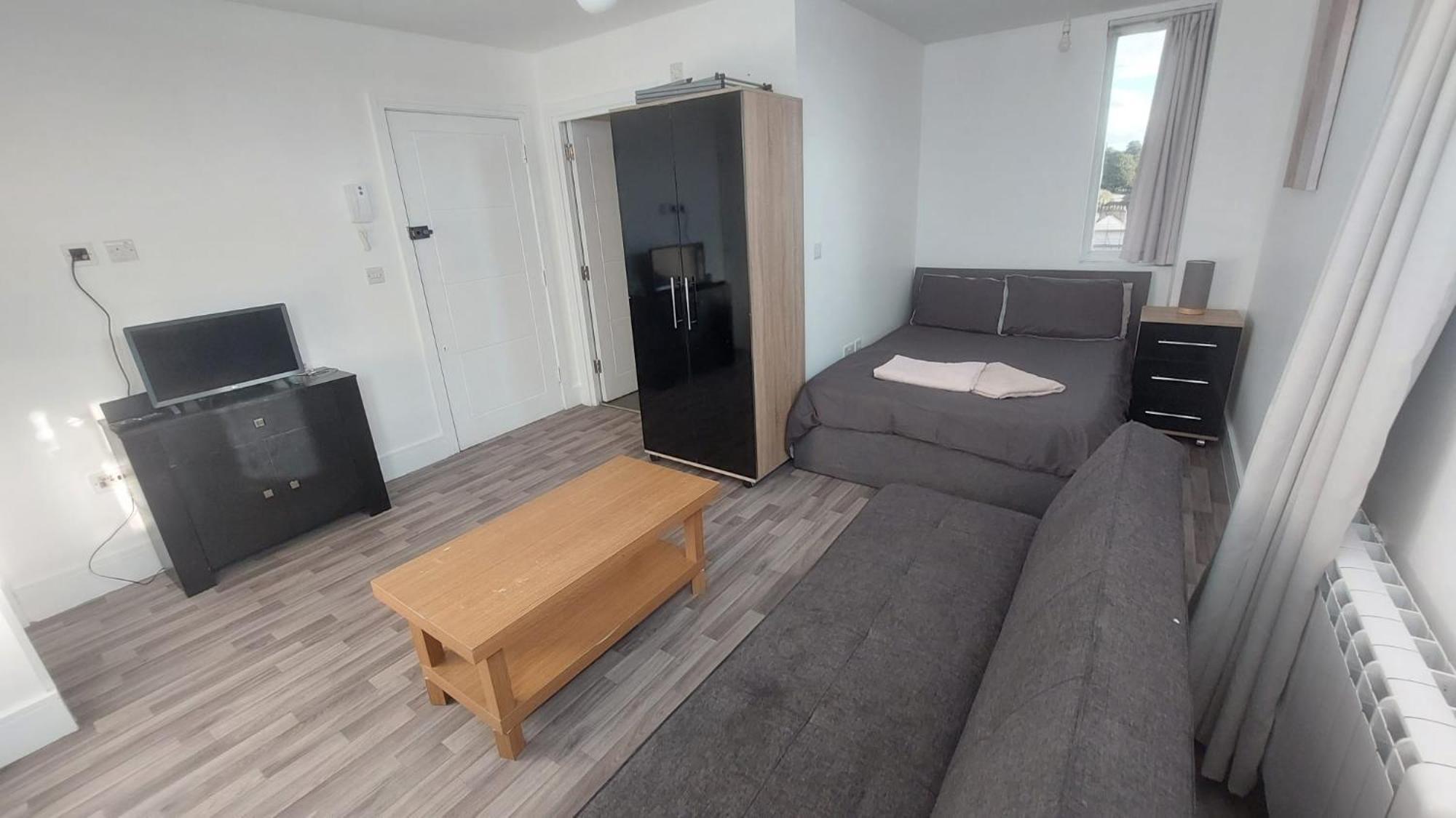 Spacious Studio Maidstone - Redecorated Oct 2023 エクステリア 写真